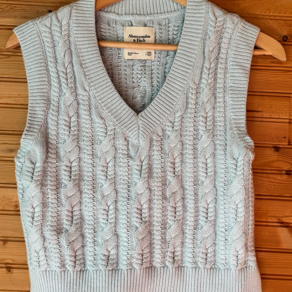 Abercrombie & Fitch Sweater Vest Cable Knit Lt Blue Women’s Size XXS 90s Preppy